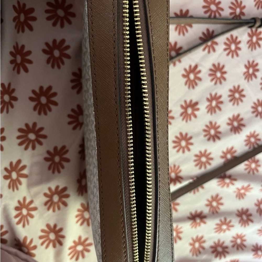 Michael Kors Gray and Brown Crossbody Bag - Picture 4 of 10